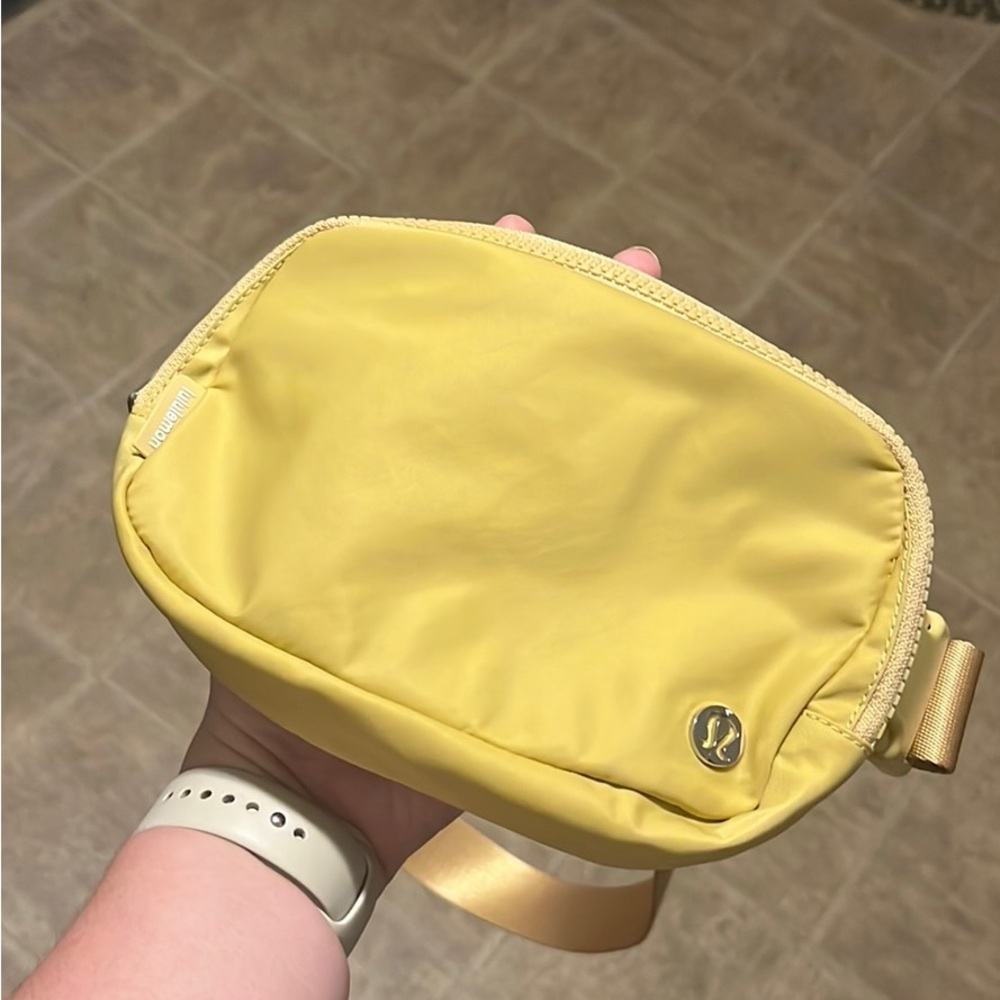 Lululemon belt bag